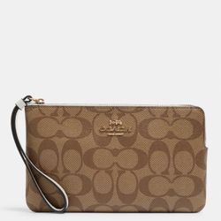 NWT Coach Large Corner Zip Wristlet In Signature Canvas