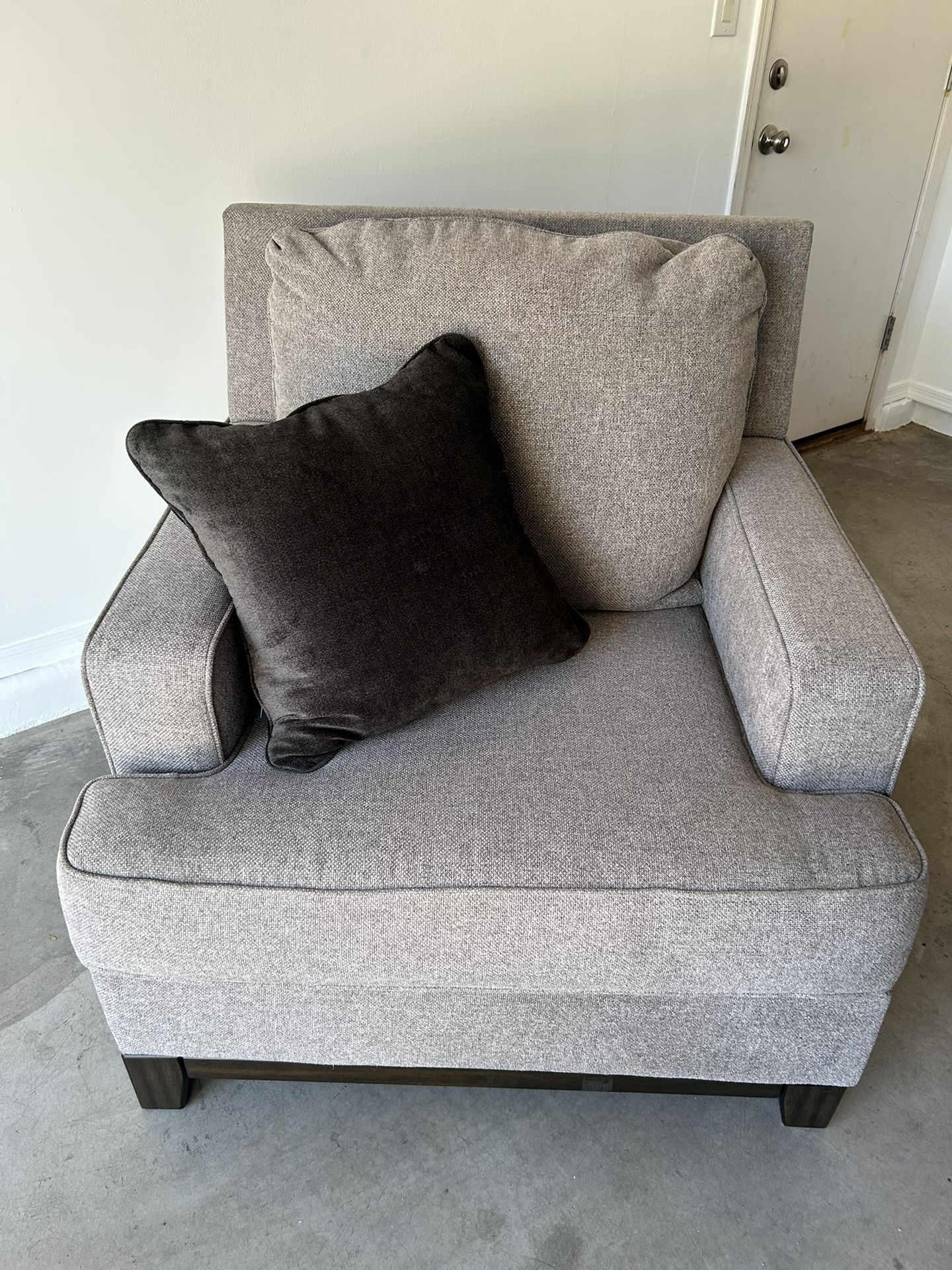 Nice Cloth Arm Chair with Accent Pillow In Gilbert