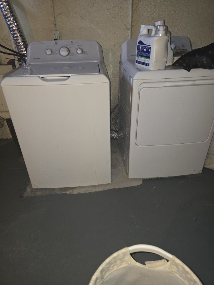 Hotpoint Washer and Dryer Set 