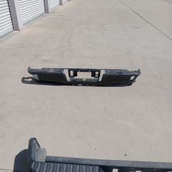 19 To 24 Rear Bumper Gmc Sierra Silverado ( Oem)