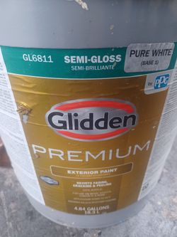 5 gallons exterior Semigloss green paint
