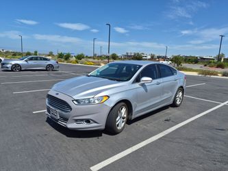 Ford Fusion Silver 4-Door Sedan