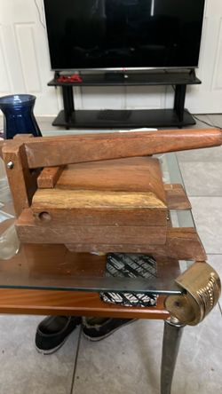 Tortilla press