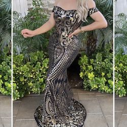  Off shoulder sequin dress.