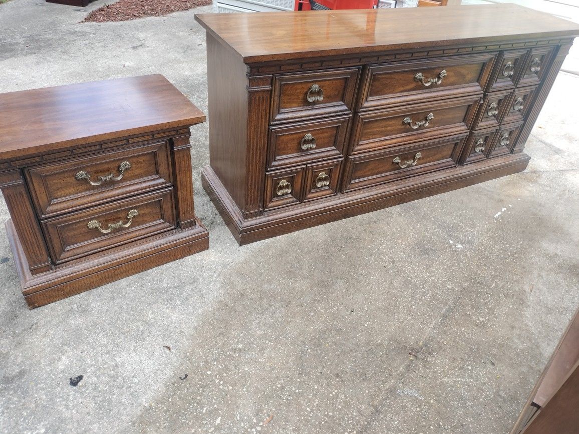 ✨
Vintage Burlington House Furniture Set ✨