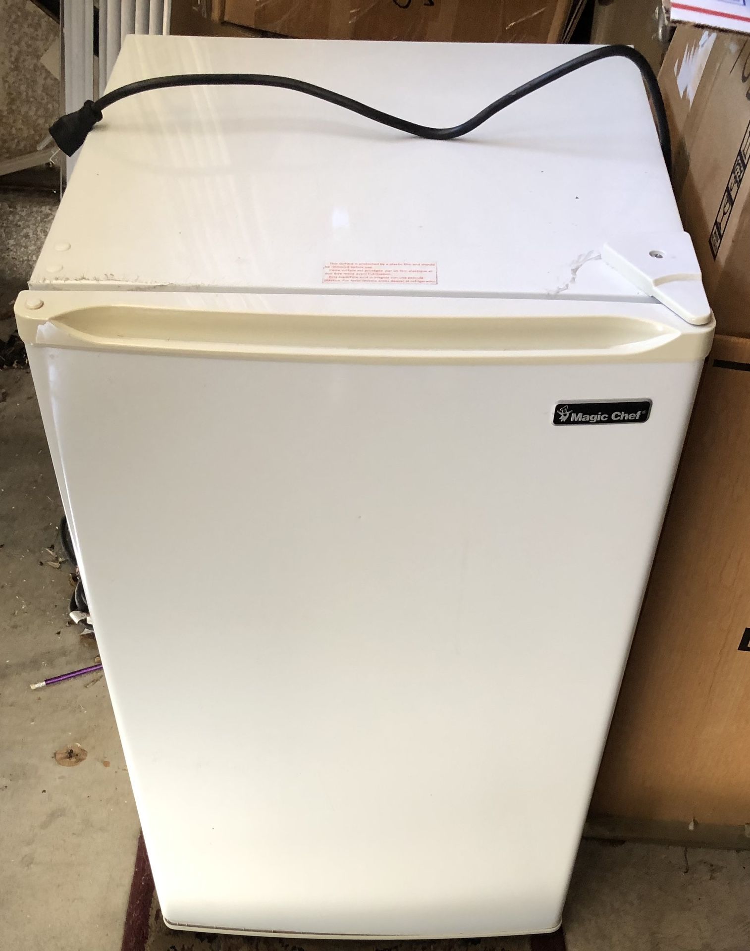 Magic Chef Mini Refrigerator with freezer