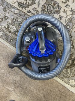 VACCUM DYSON DC23 canister  , pet , bagless