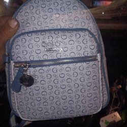 Guess Backpack 50$ 
