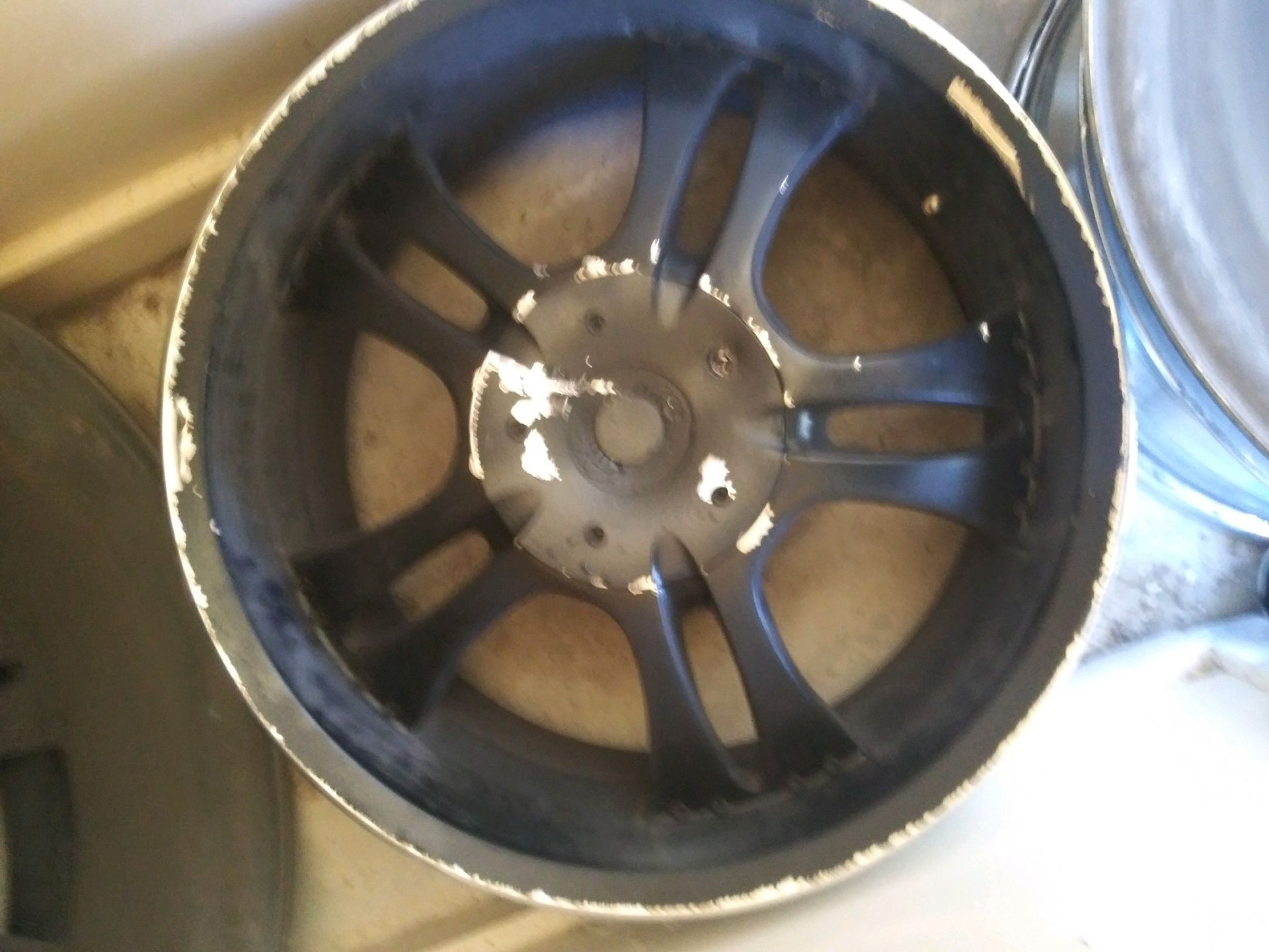 6 lug rim w caps chrome