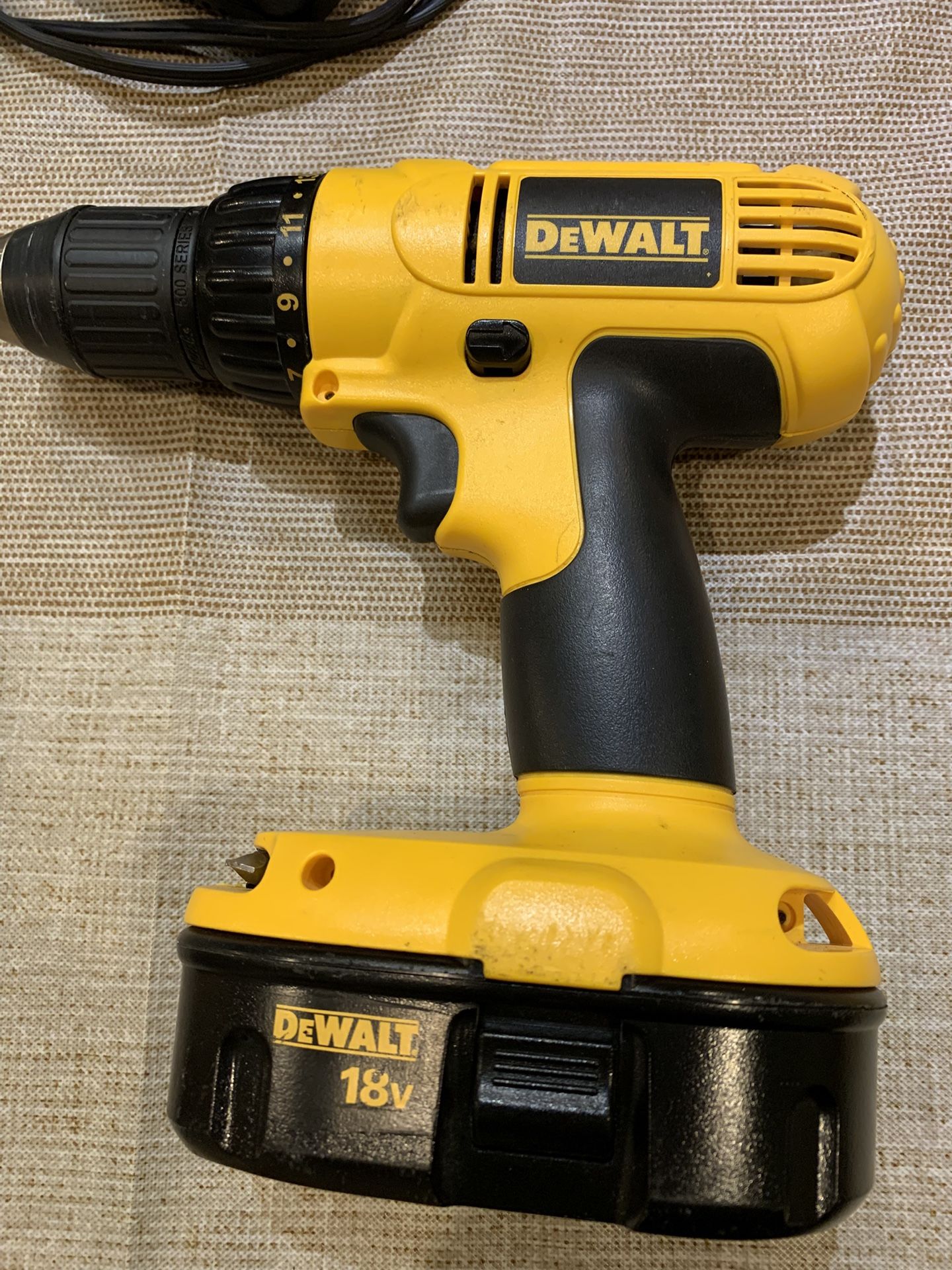 Dewalt 18V Cordless Drill 2 Battery Charger Good Condition