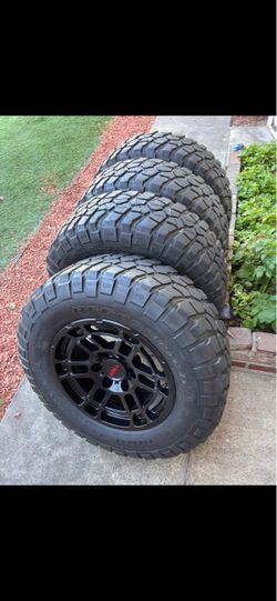 Toyota Tacoma new rims used tires 255/75/17