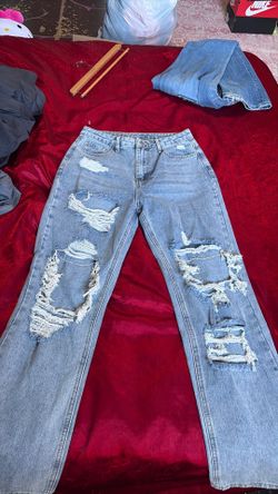 Ripped Baggie Jeans