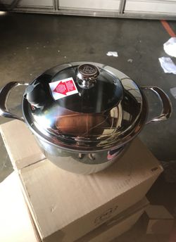 OLLA GRANDE CON TRES CAPAS DE TEFLON 30QT. for Sale in Grand Prairie, TX -  OfferUp