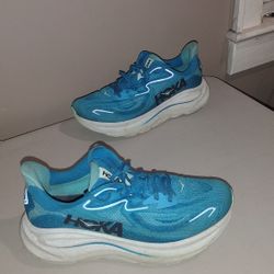 HOKA MEN SNEAKERS SIZE 9.5