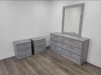 Dresser Whit Mirror And 2 Nightstands - Cómoda Con Espejo y 2 mesitas de noche