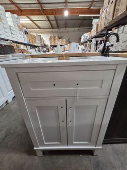 White Single Sink Bathroom Vanity