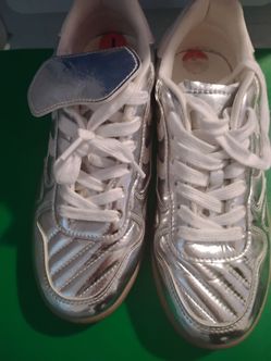 Dance shoes