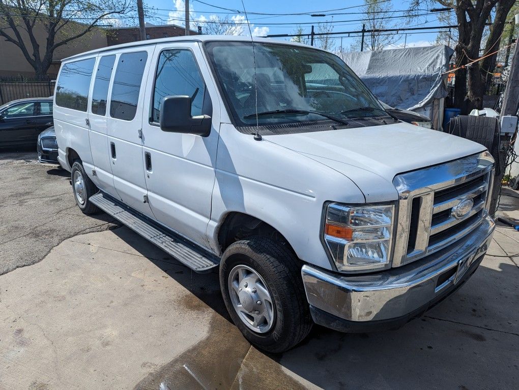 2014 Ford E-350