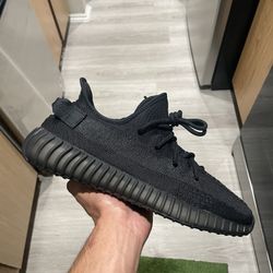 Yeezy 350 Size 9.5 Onyx Brand New 