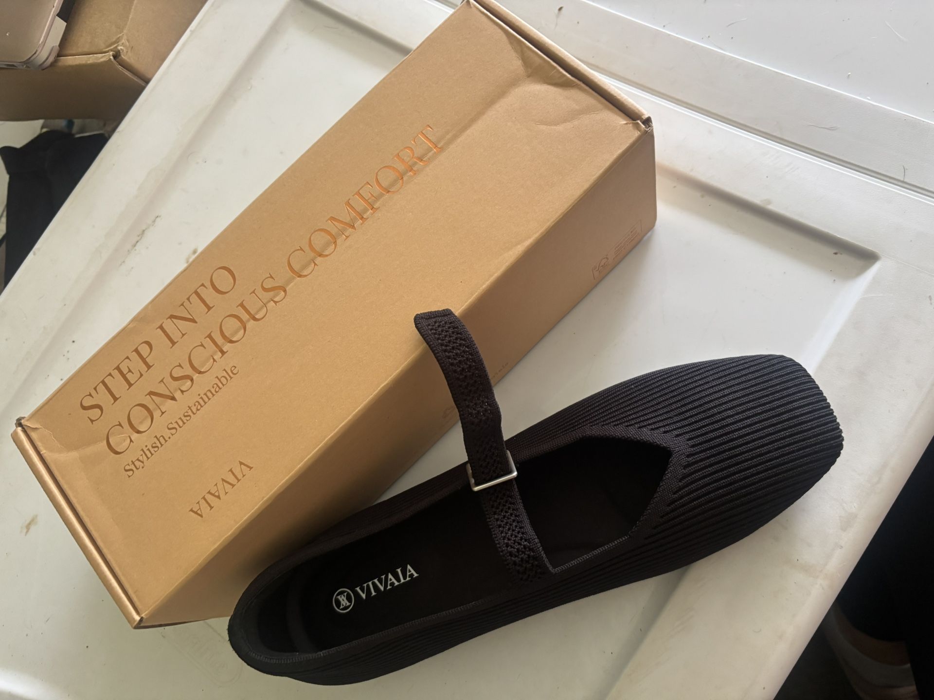 Vivaia ... Margo Mary Jane Black Flats