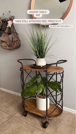 Accent Table with wheels