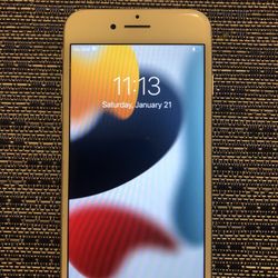 Apple iPhone 7 32GB Unlocked For Any Carrier Like New!