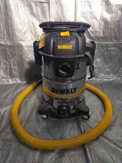 DeWalt 8-Gallon 4 HP Stealthsonic Quiet Stainless Steel Wet Dry Vacuum