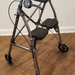 Lightweight Folding Rolling Walker With Seat For Seniors/Adults  Like New Condition 