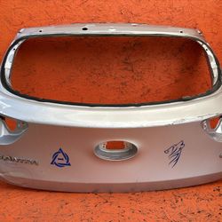 2013 2014 2015 2016 2017 HYUNDAI ELANTRA GT LIFTGATE TAILGATE SHELL PANEL OEM