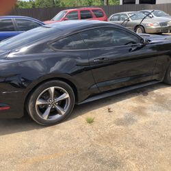 GT Mustang Black 