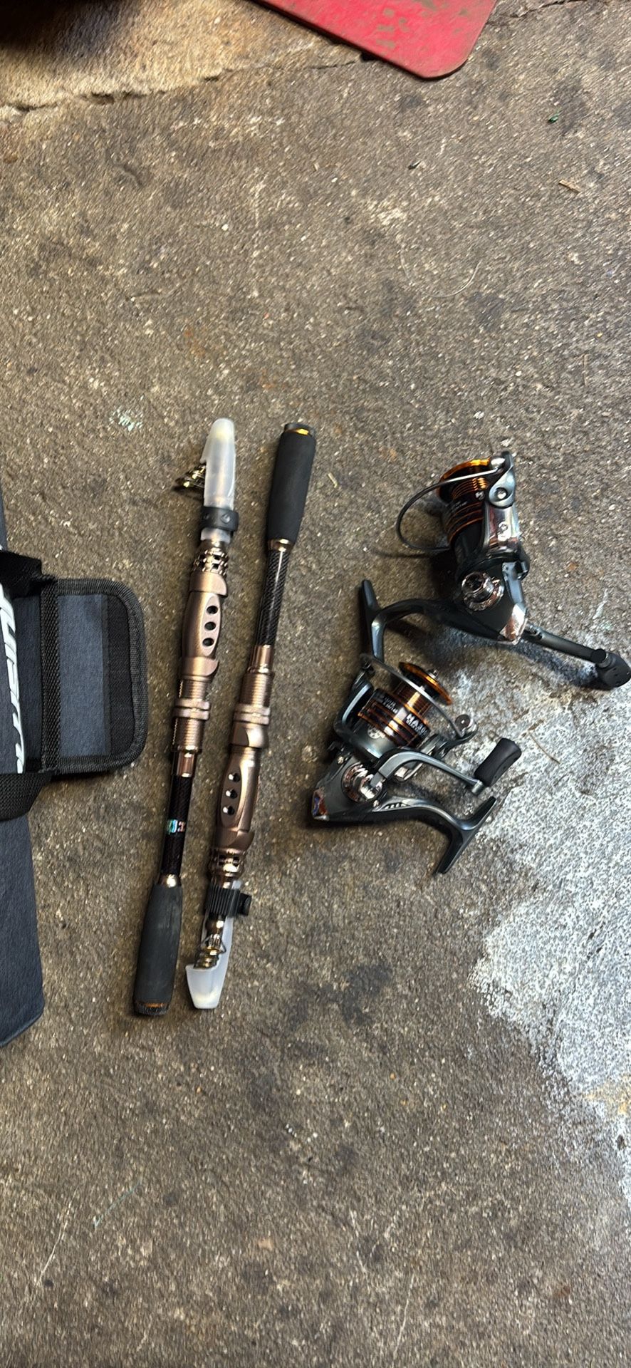 Travel fishing Gear 2 rods 2 reels