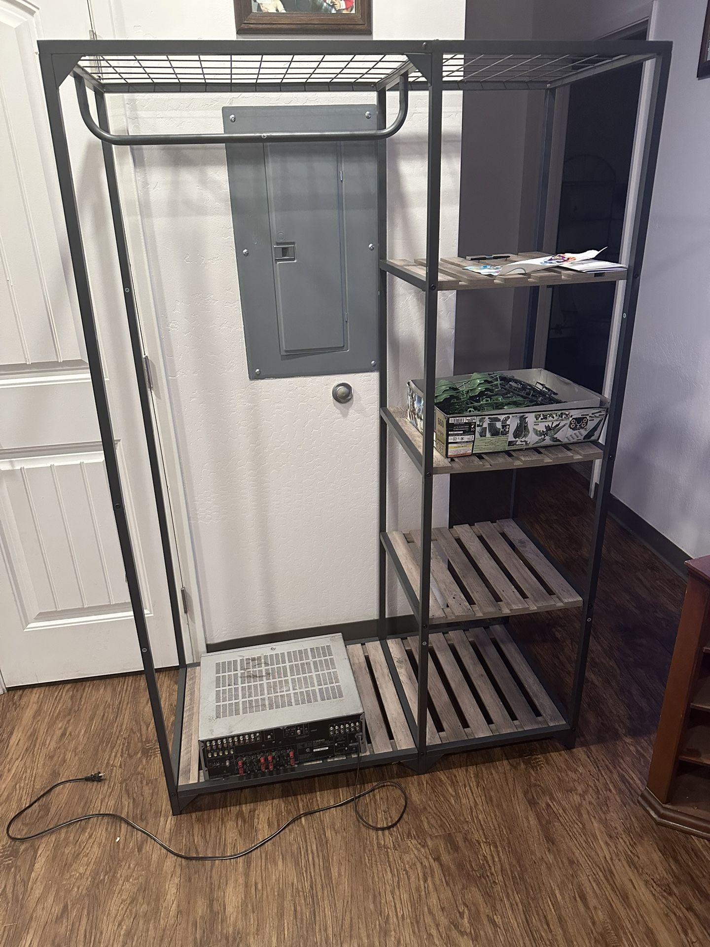 Closet Organizer/Shelf Display