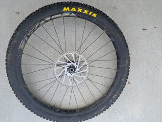 Specialized 27.5 Front Wheel Maxxis Aggressor 27.5x2.30 Tire