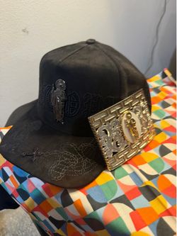 Achucha bélica de san Judas de gamuza y hebilla de sanjudas $79