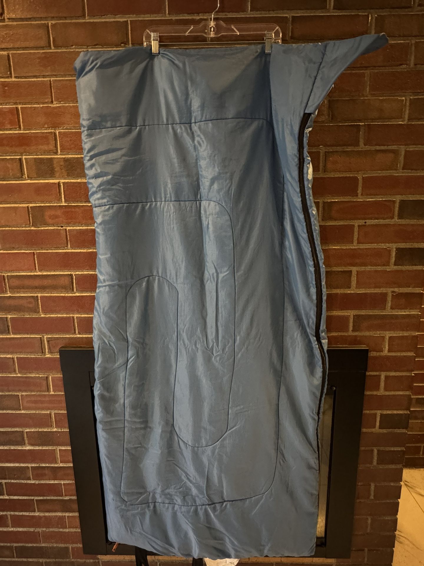 Lightweight Portable Sleeping Bag with Ventilation