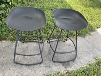 2 Counter Swivel stools 