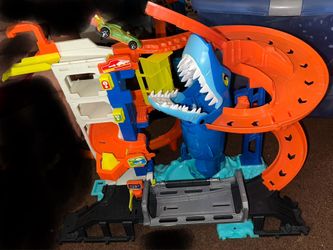 Shark Hotwheels Track
