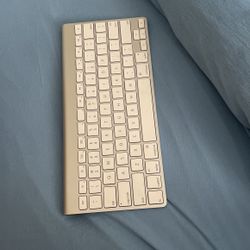 Apple Keyboard 
