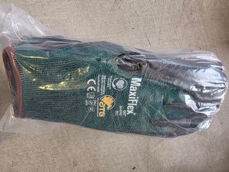MaxiFlex Cut Resistant Work Gloves