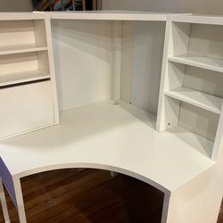 Corner desk