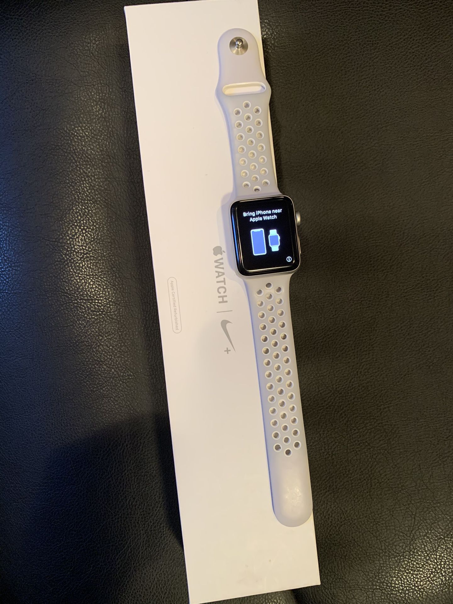 APPLES WATCH SERIES 2 (Mint Condition)