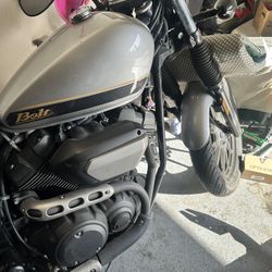 Black With Gold Trim Yamaha bolt For Sale 