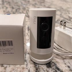 Ring Indoor Camera w/Outlet Mount
