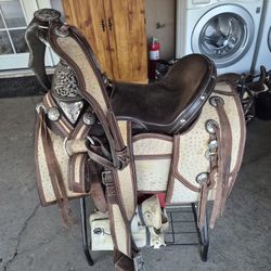 Montura De Avestruz/ Ostrich Saddle 