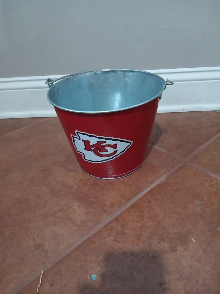 K C CHIEFS BEER BUCKET