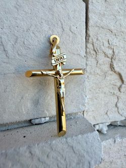 14k gold crucifix pendant