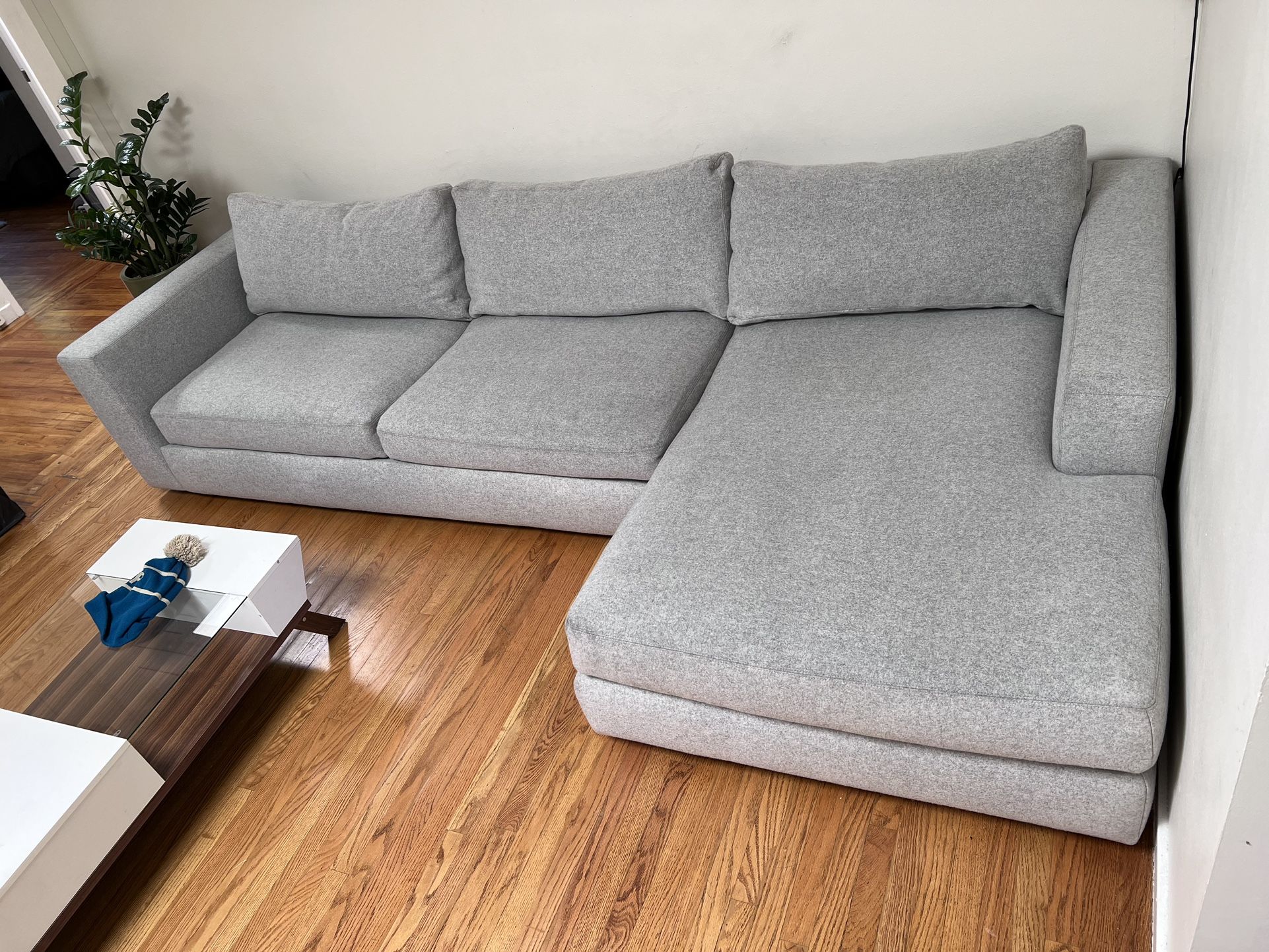 Design Within Reach Couch Set Sofas