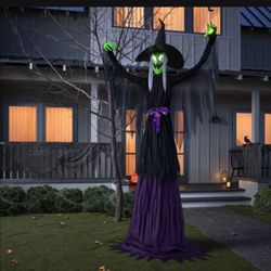 8 foot Animatronic Halloween Witch NIB