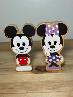 Disney Wooden Figure 2-Piece Set Mickey & Minnie Mouse