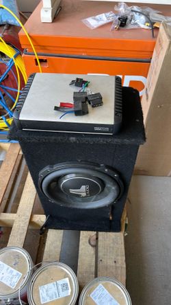 HD 900/5 JL AUDIO AMP AND SUB